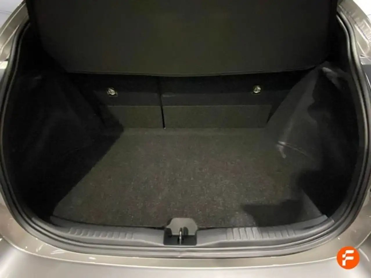 Toyota Yaris 1.6T 276 AUTOMÁTICO RZ — معرض صور السيارة 10