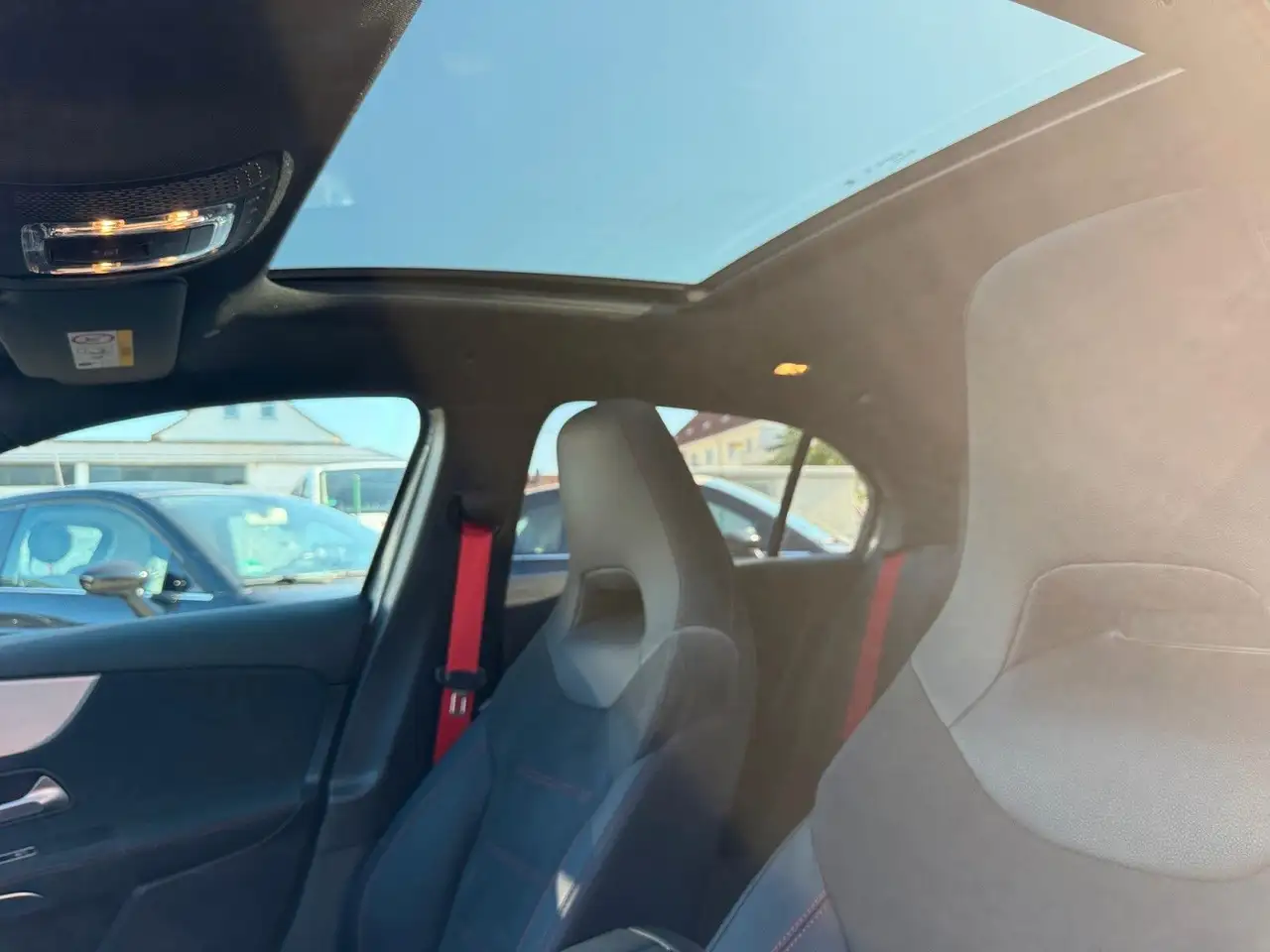 Mercedes-Benz A 35 AMG 4M MBUX 1+2|PANO|360°|MEMORY|NIGHT2|HUD — معرض صور السيارة 20