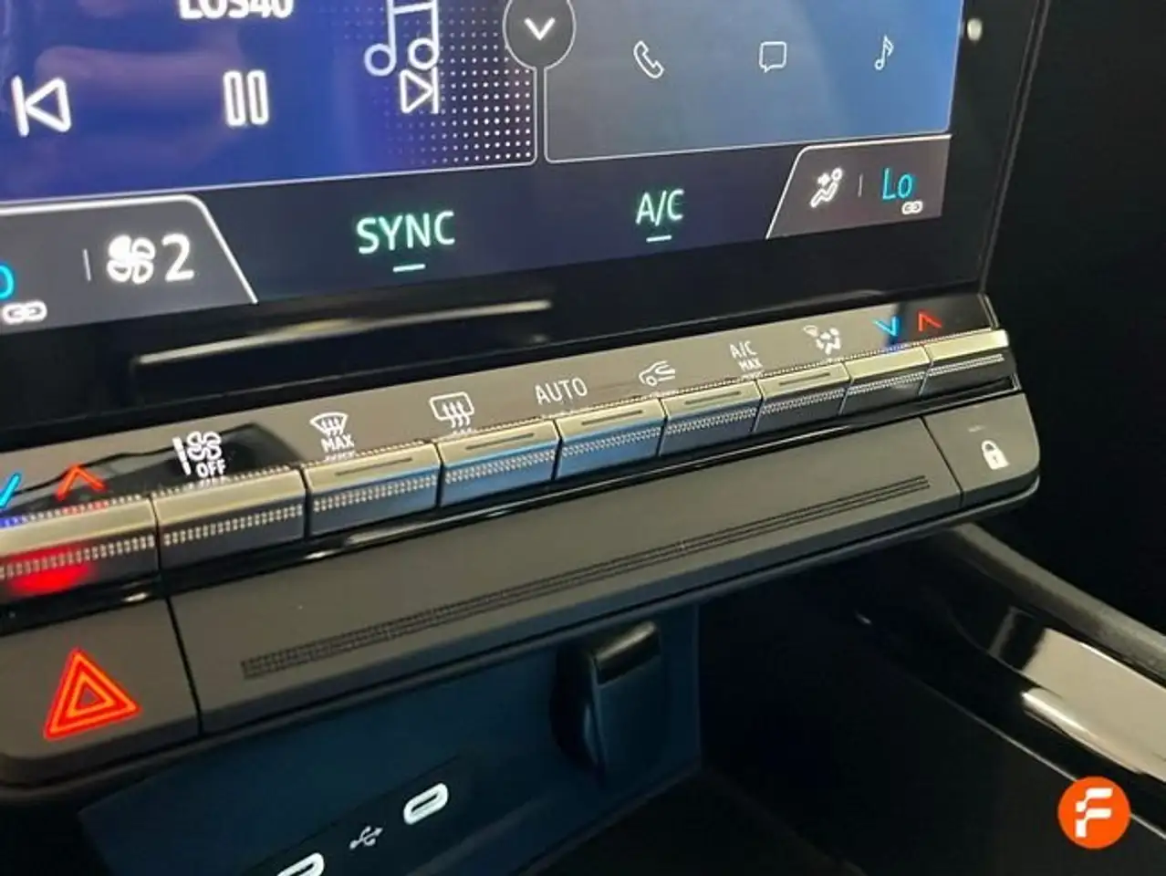 Renault Austral 1.2 full hybrid e-tech Techno 146kW — معرض صور السيارة 14