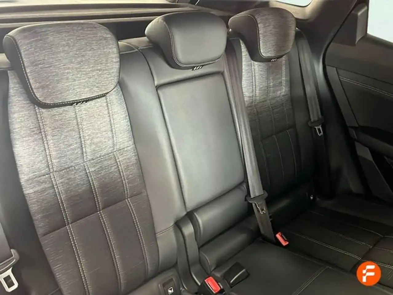 Renault Austral 1.2 full hybrid e-tech Techno 146kW — معرض صور السيارة 19