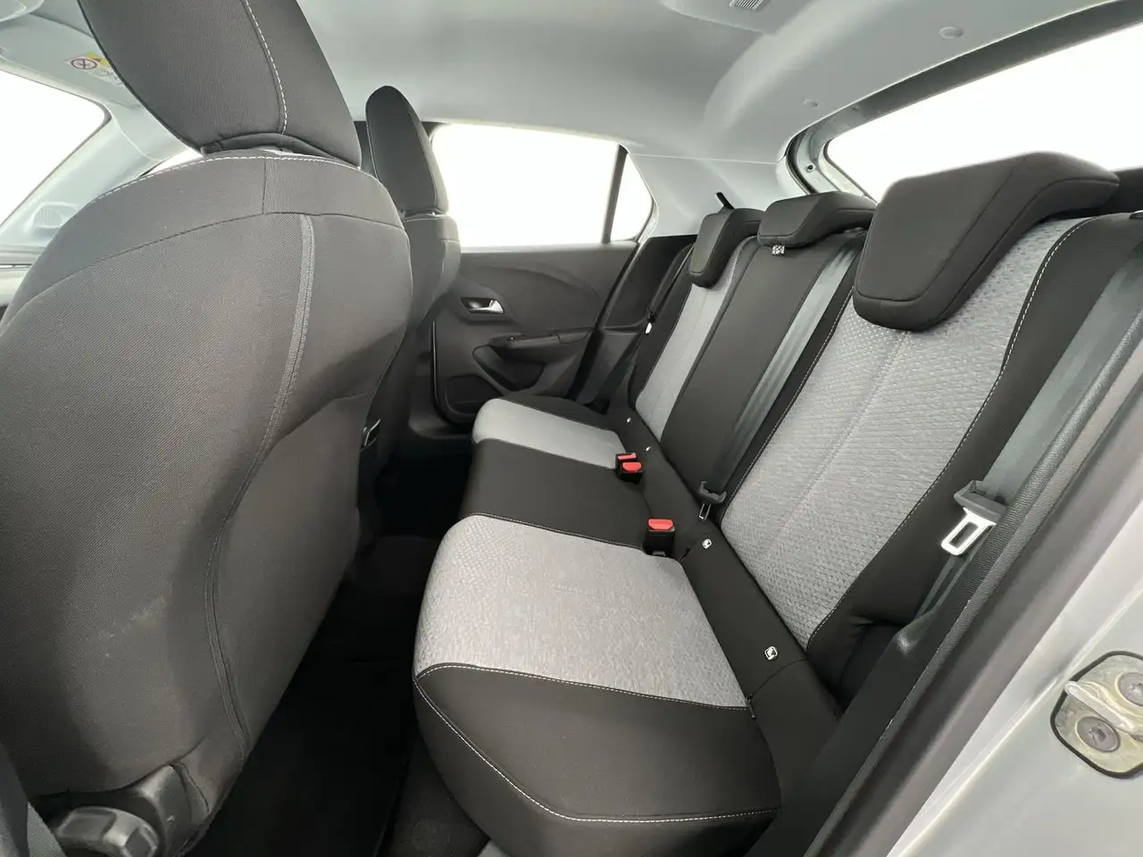Opel Corsa F Basis 1.2*SHZ*LKH*PDCh*uvm — Galerie du véhicule 10