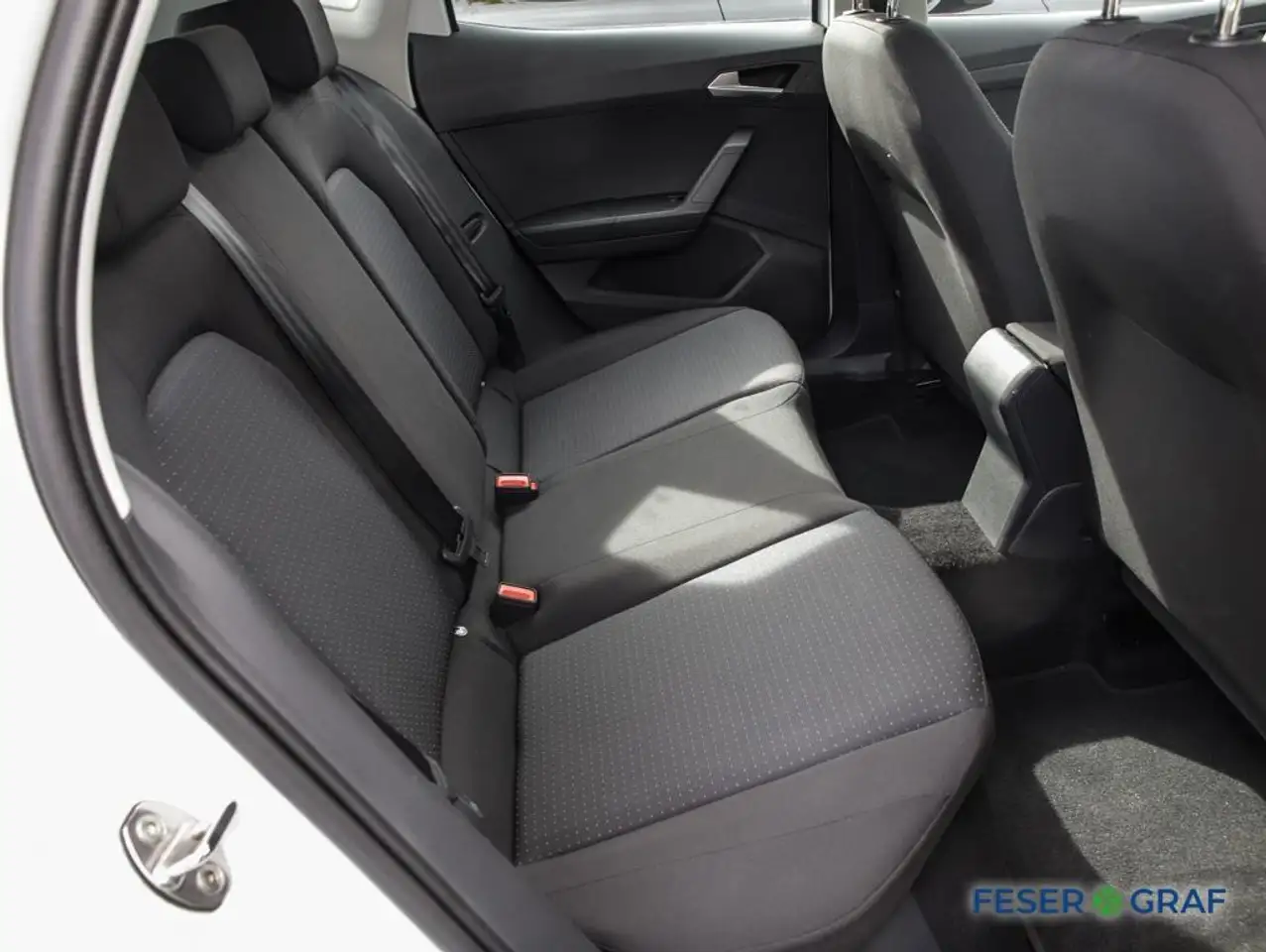 SEAT Arona 1.0 TSI Style DSG Full Link LED Sitzh. 17" — Galerie du véhicule 6