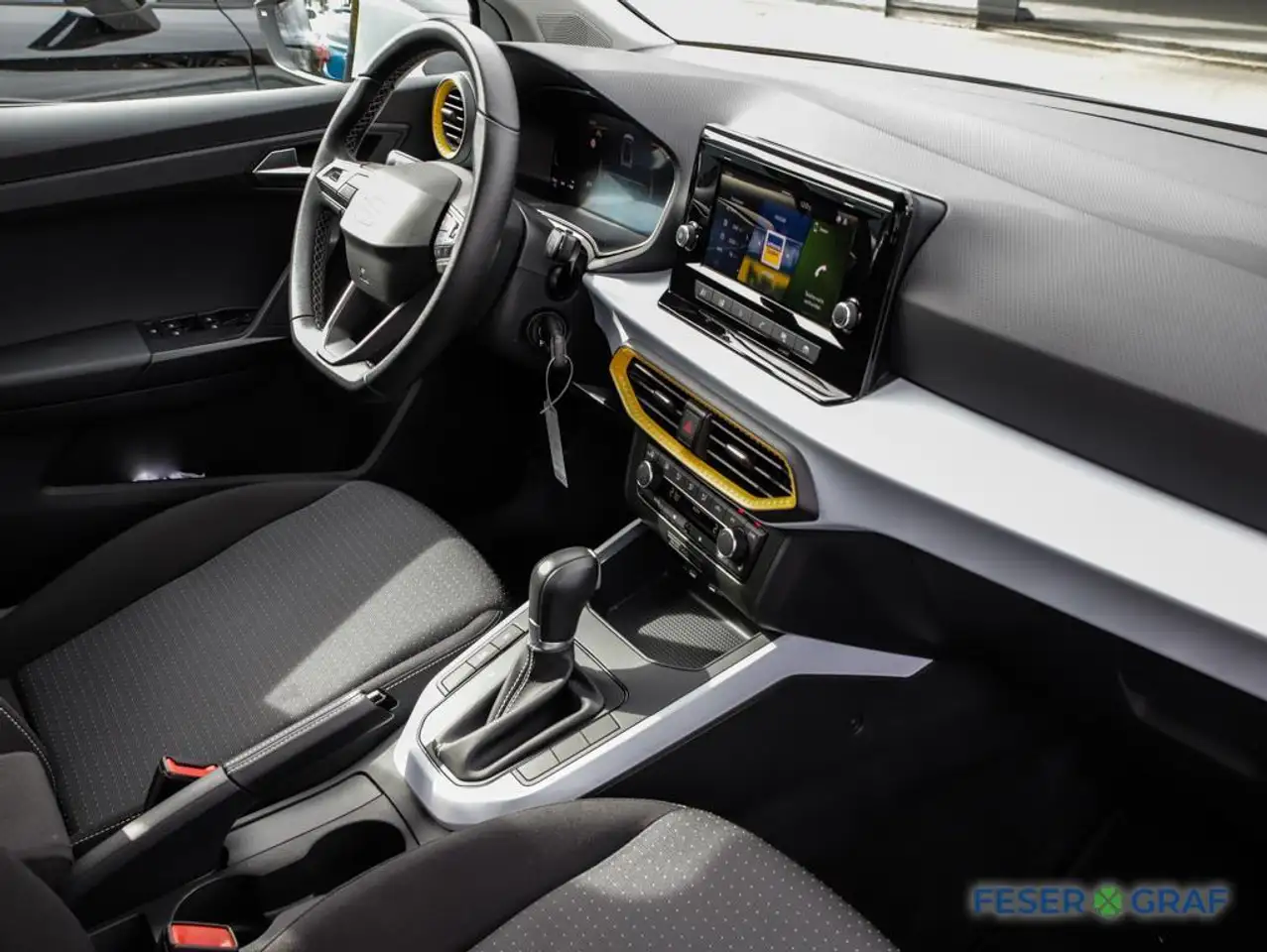 SEAT Arona 1.0 TSI Style DSG Full Link LED Sitzh. 17" — Galerie du véhicule 5