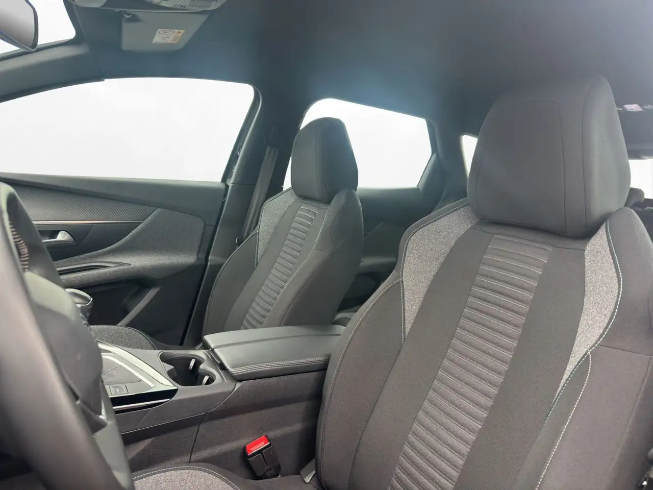 Peugeot 3008 Peugeot 3008 Active Pack PureTech 130 Kamera PDC — معرض صور السيارة 13