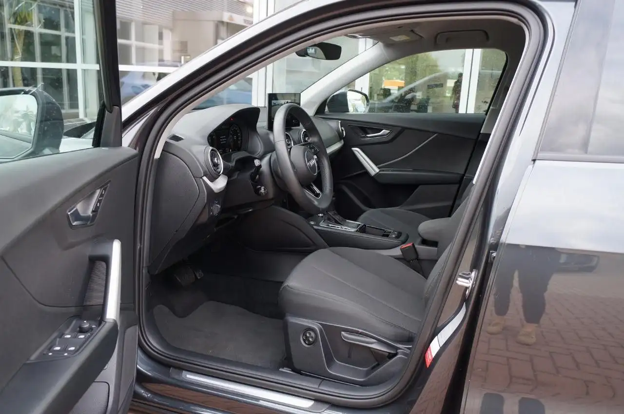 Audi Q2 advanced 35 TFSI S tronic Matrix,ACC,RearCam — Galería del vehículo 6