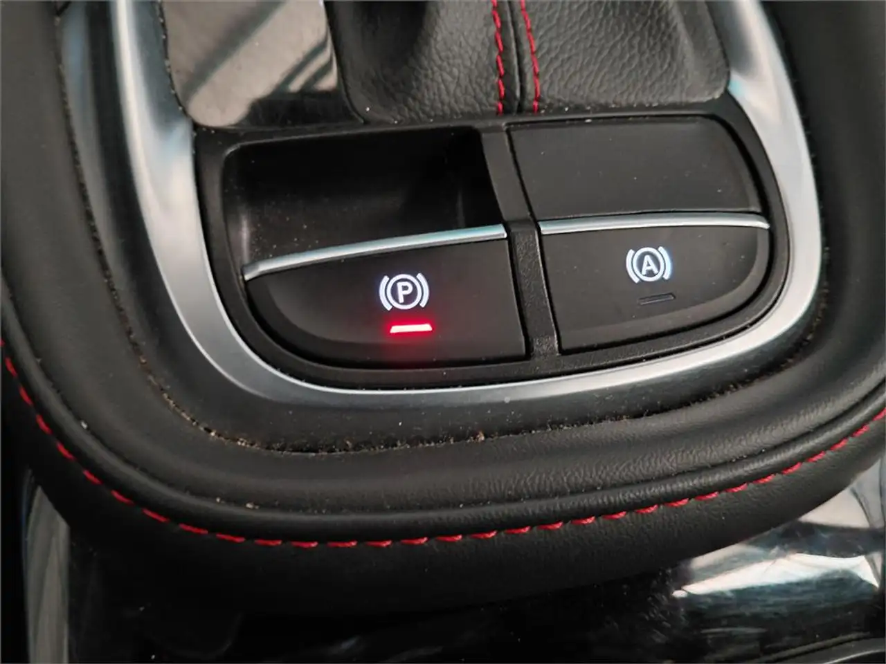 MG ZS 1.0T Luxury Auto — Galería del vehículo 17