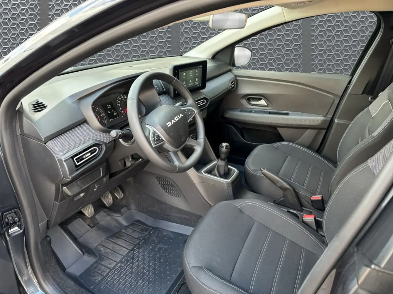 Dacia Logan TCe 90 Sedan Expression Totwinkel Navi PDC V+h LED — معرض صور السيارة 28