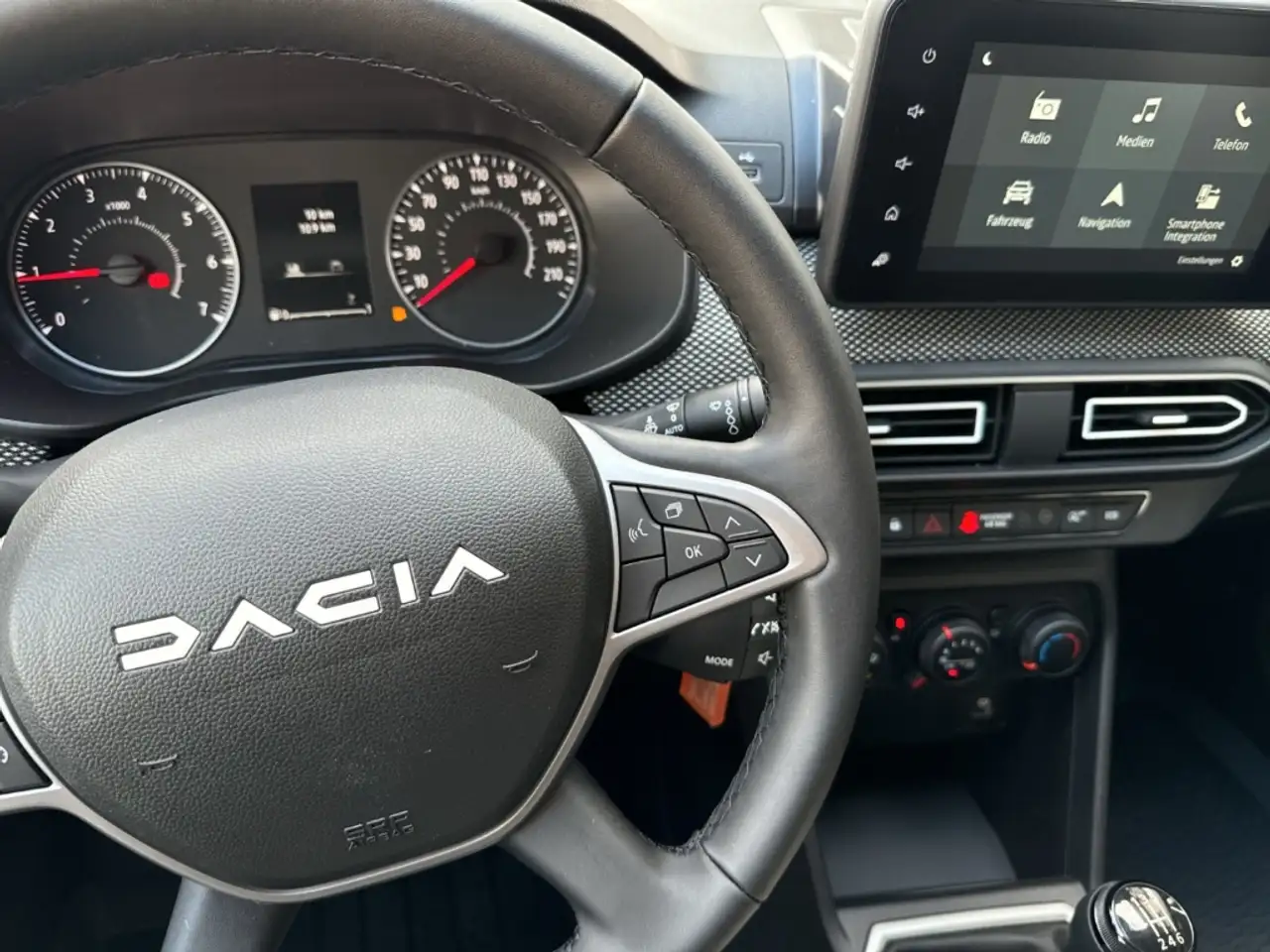 Dacia Logan TCe 90 Sedan Expression Totwinkel Navi PDC V+h LED — معرض صور السيارة 14