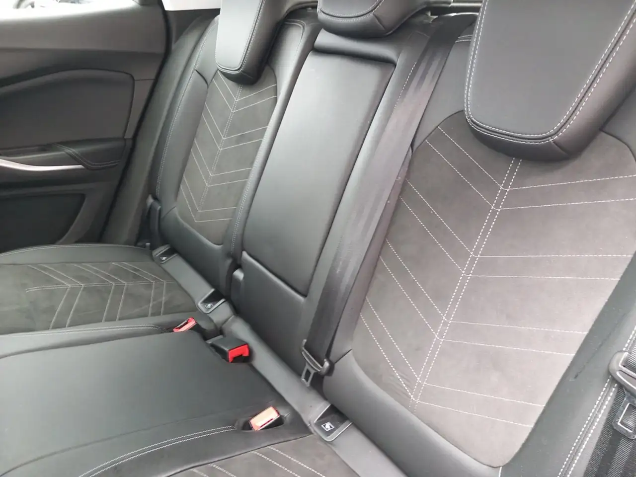 Opel Grandland Hybrid GS Automatik, Alcantara, — معرض صور السيارة 13