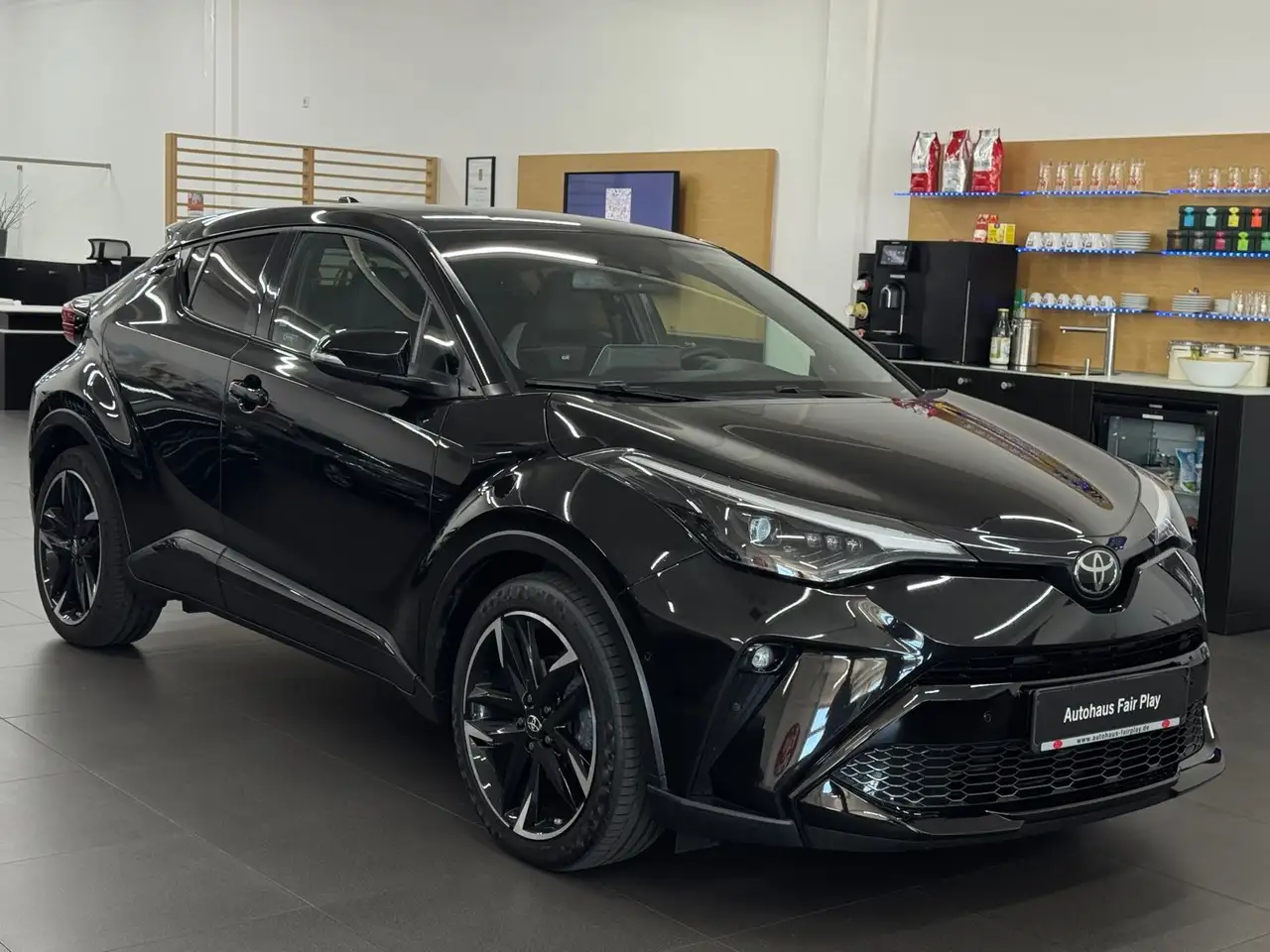 Toyota C-HR Hybrid GR Sport Black Ed. UNFALLFREI/TOP! — Vehicle gallery 3