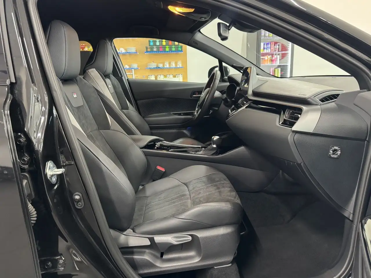 Toyota C-HR Hybrid GR Sport Black Ed. UNFALLFREI/TOP! — Vehicle gallery 17