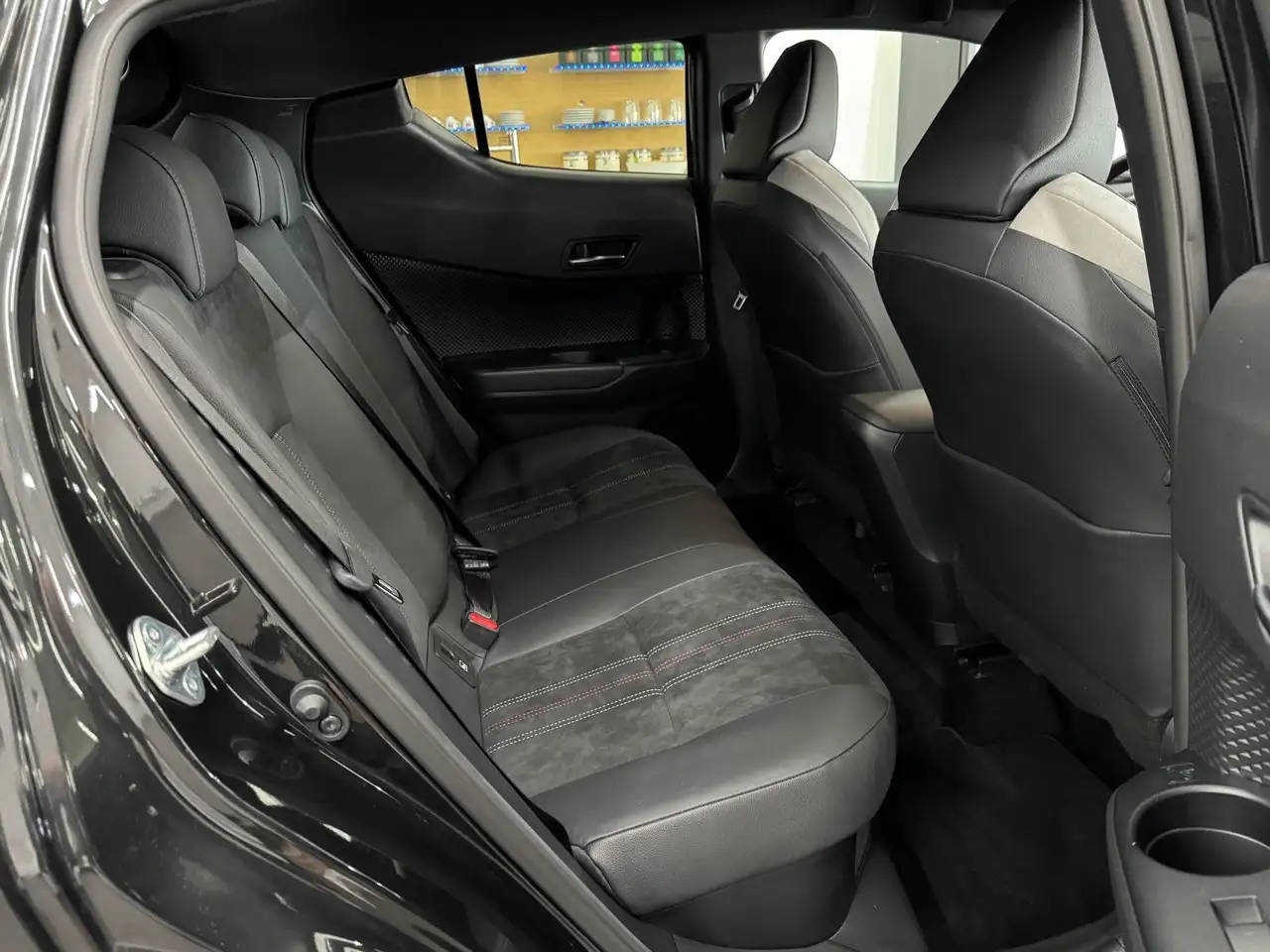 Toyota C-HR Hybrid GR Sport Black Ed. UNFALLFREI/TOP! — Vehicle gallery 19