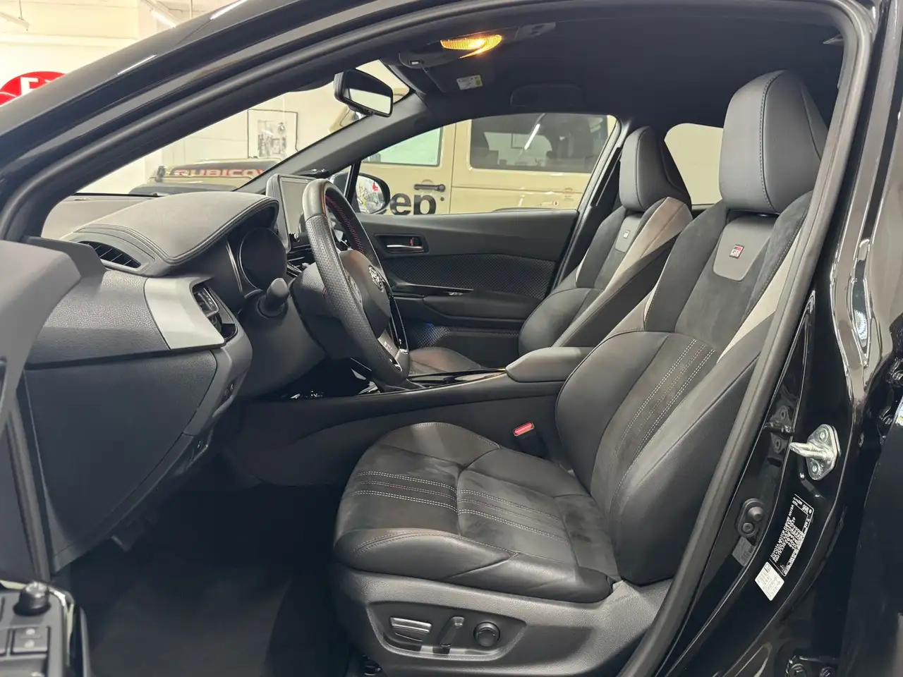 Toyota C-HR Hybrid GR Sport Black Ed. UNFALLFREI/TOP! — Vehicle gallery 15