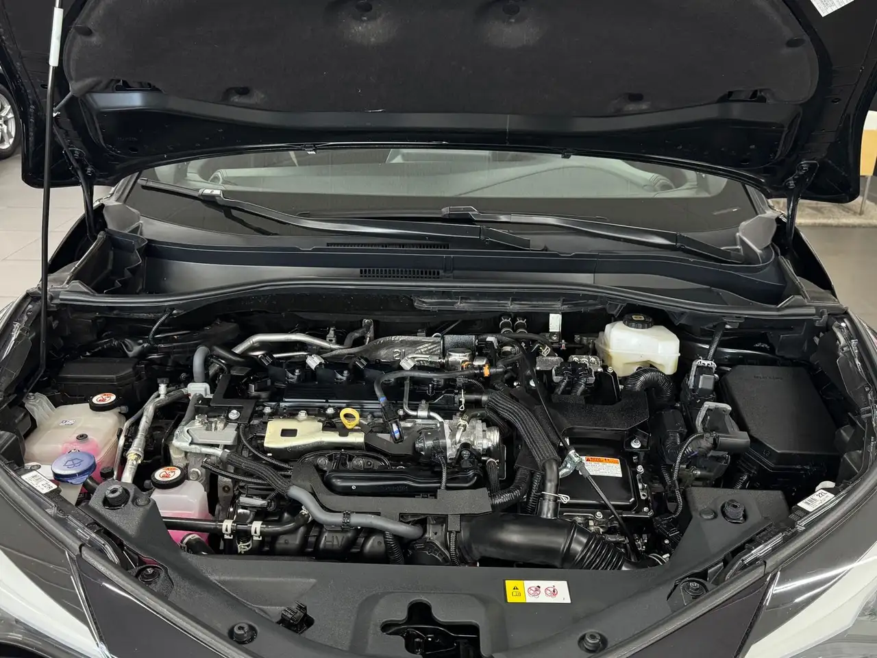 Toyota C-HR Hybrid GR Sport Black Ed. UNFALLFREI/TOP! — Vehicle gallery 8