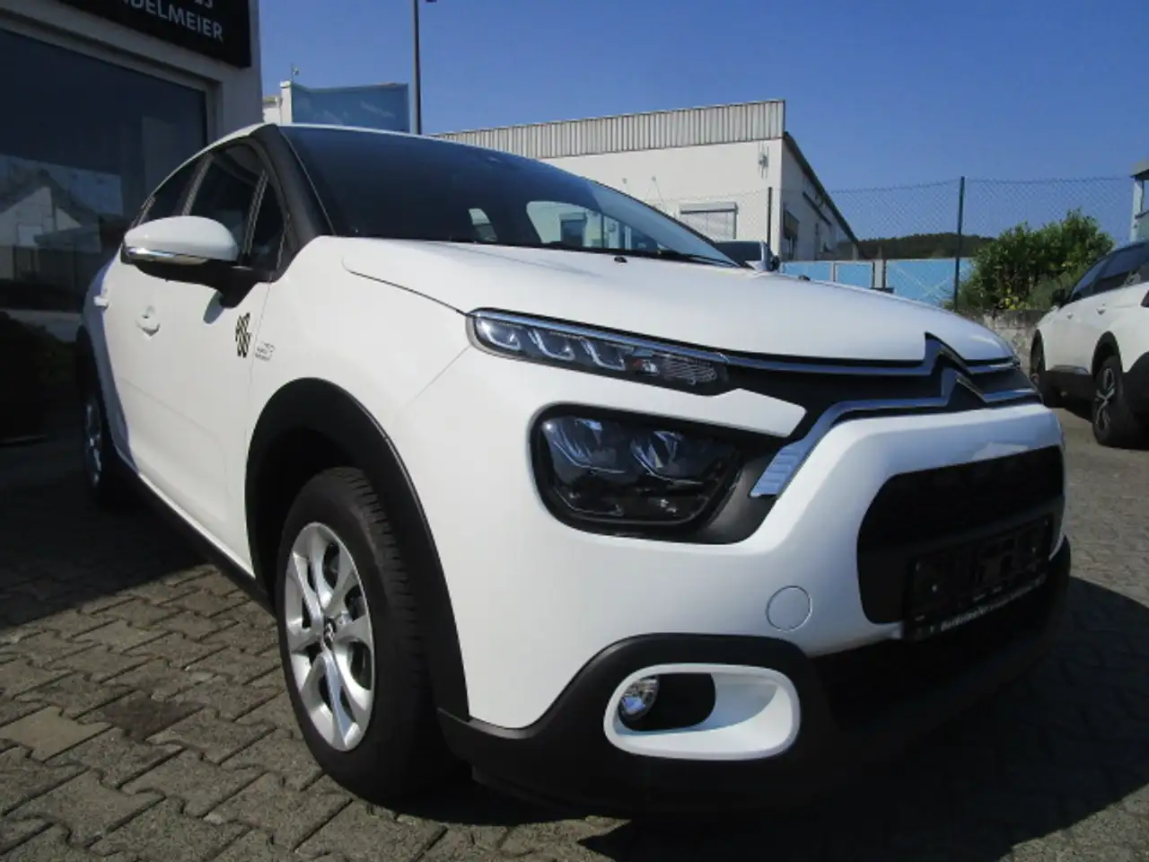 Citroen C3 YOU * KLIMAANLAGE * PARKHILFE * TEMPOMAT * KD NEU * SEHR GEPFLEGT * ... * — Vehicle gallery 3