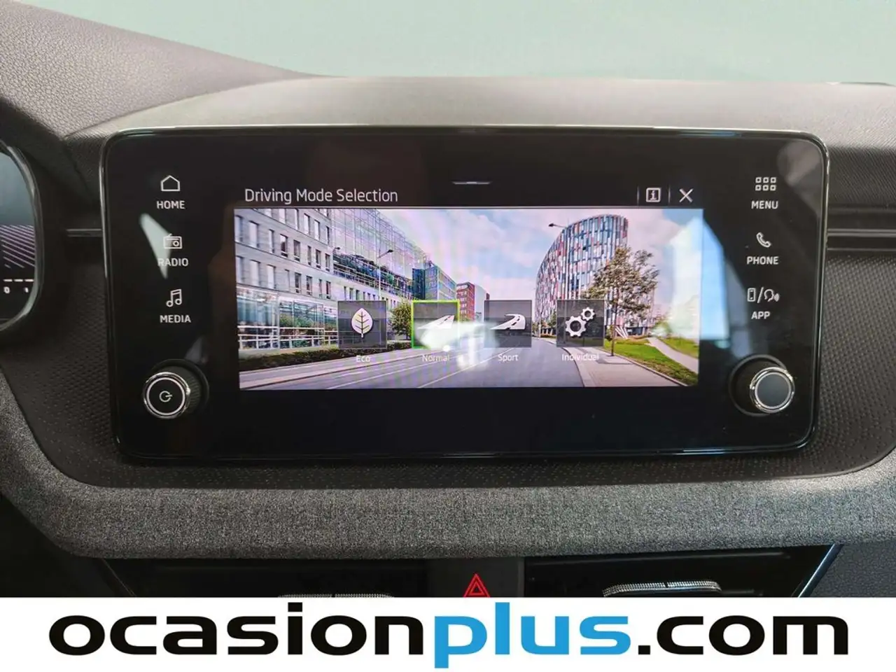 Skoda Scala 1.0 TSI Selection DSG 85kW — معرض صور السيارة 9