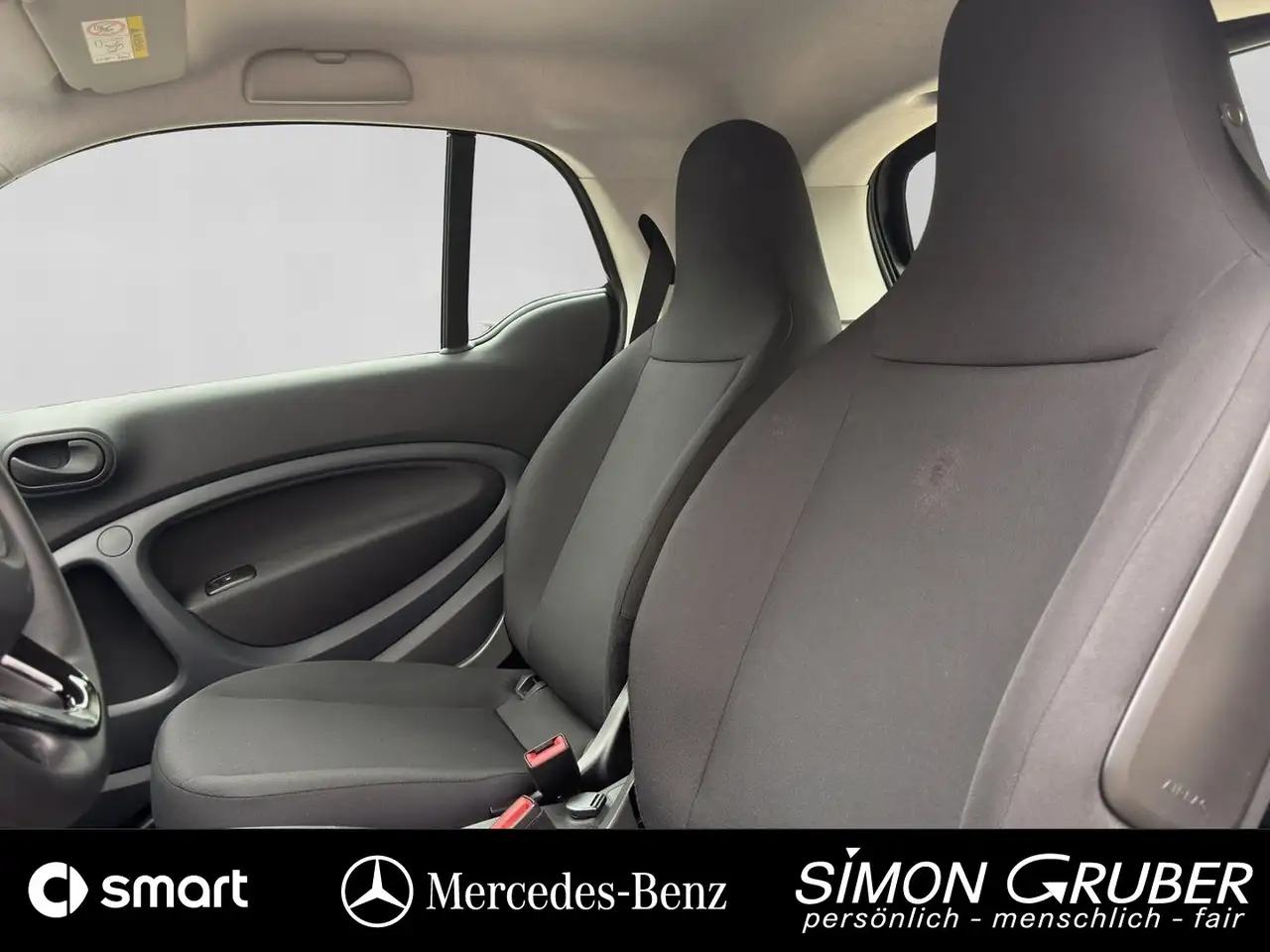 smart forTwo Smart fortwo EQ Klima Radio 22 KW Lader — Galería del vehículo 7