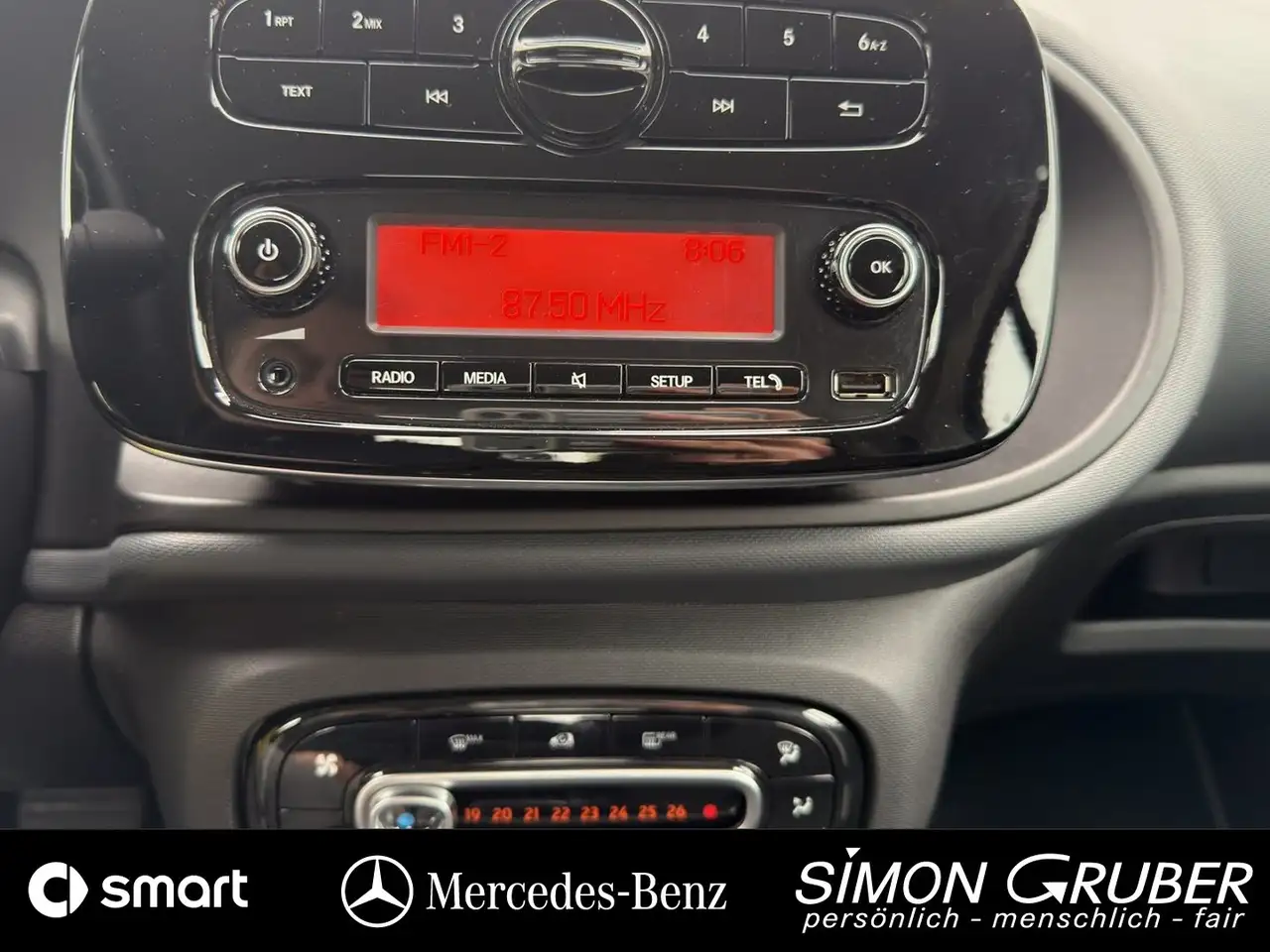 smart forTwo Smart fortwo EQ Klima Radio 22 KW Lader — Galería del vehículo 13