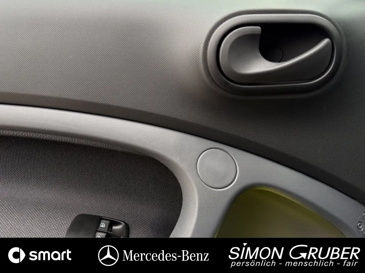 smart forTwo Smart fortwo EQ Klima Radio 22 KW Lader — Galería del vehículo 21