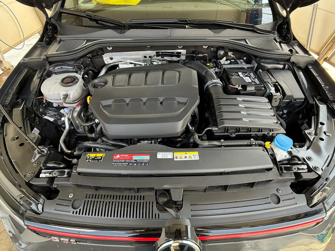 Volkswagen Golf GTI 2.0 TSI DSG 180kW — Galería del vehículo 3