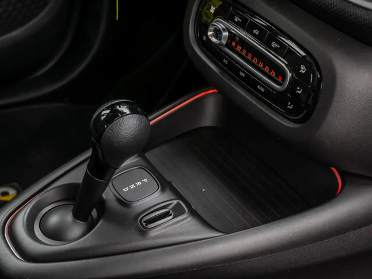 smart forTwo EQ fortwo LAST ONE Exclusive Sapphire BLUE — Galerie du véhicule 8