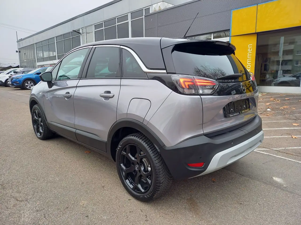 Opel Crossland X Crossland 1.2T MT6 Elegance Sitzhzg Keyless LED — Vehicle gallery 3