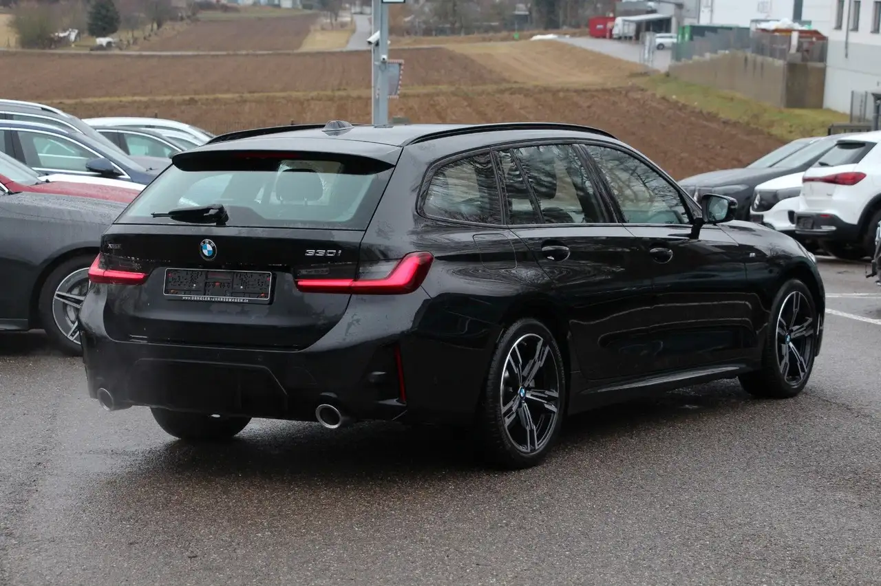 BMW 330 i xDrive Touring ACC*WIDESCREEN*LED M Sport — Vehicle gallery 14