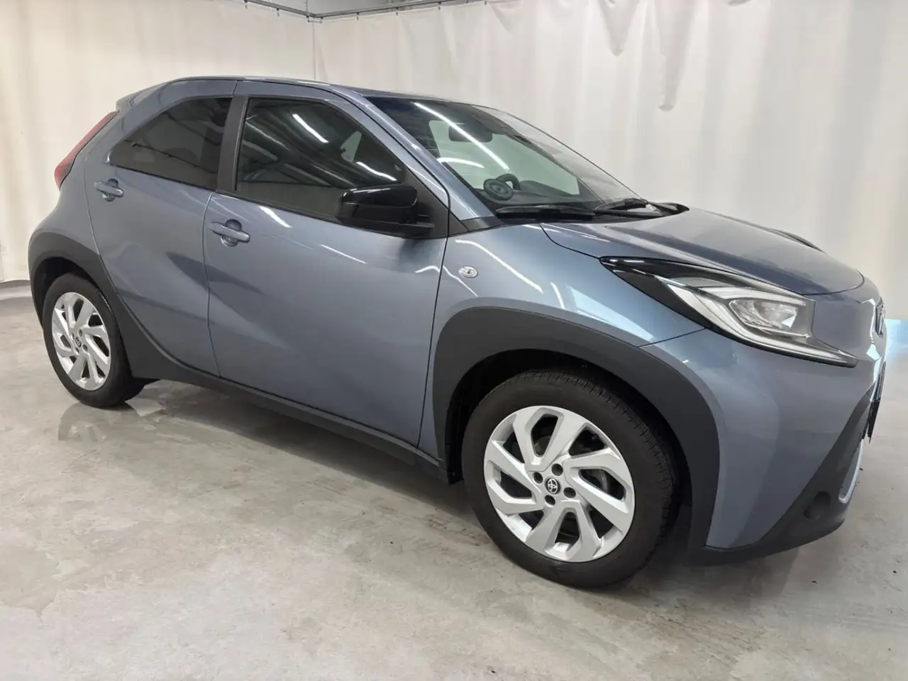 Toyota Aygo X 1.0 Active 8fach*RFK*SHzg*CARPLAY*LED* — Vehicle gallery 4