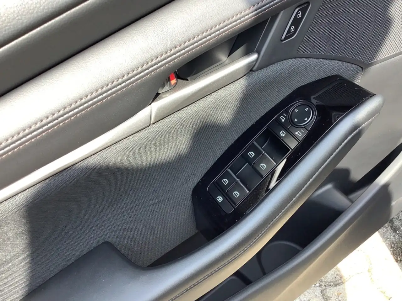 Mazda 3 e-SKYACTIV+SOMO 2024 !! — Galería del vehículo 17