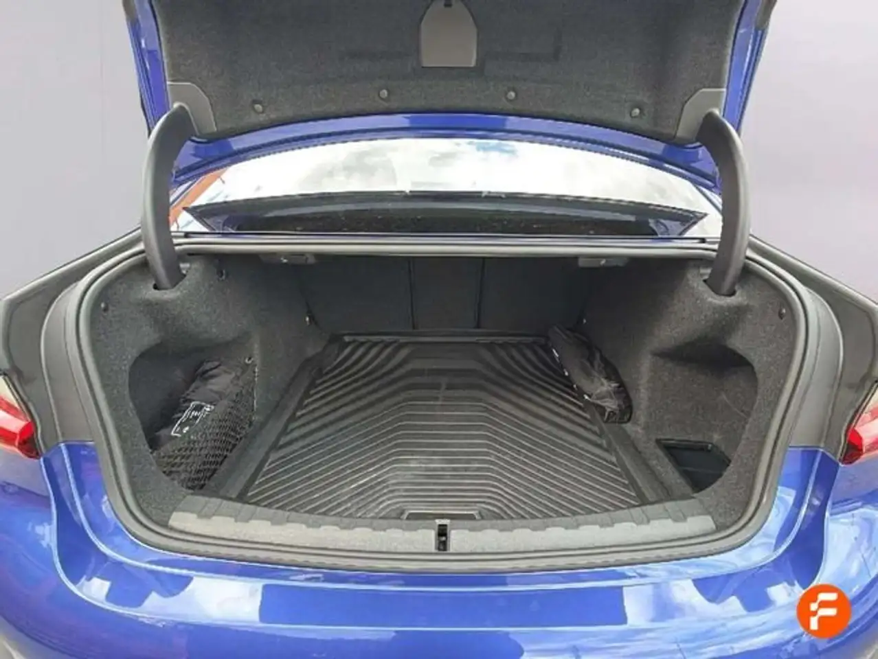 BMW 320 320d Auto. — معرض صور السيارة 10