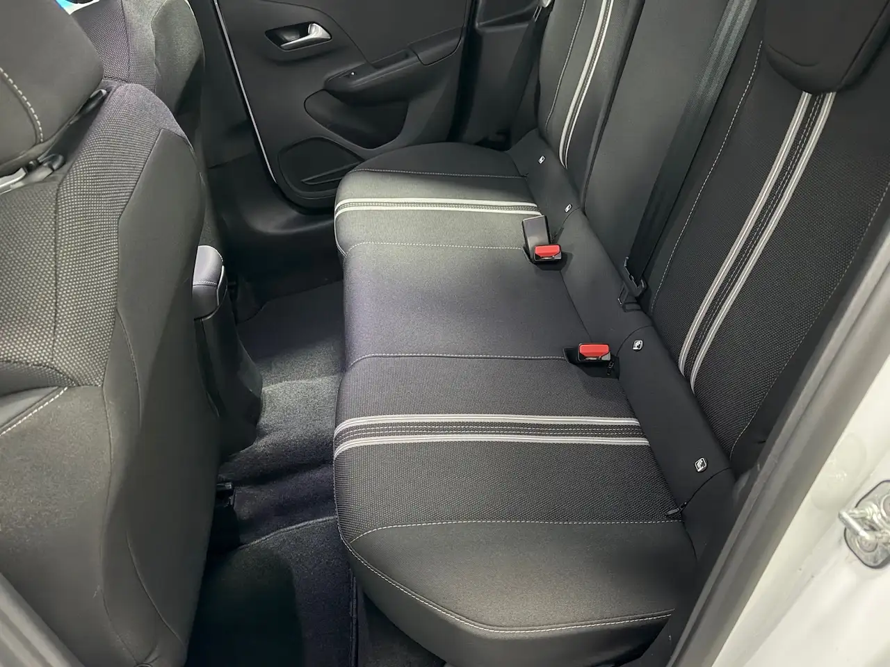 Opel Corsa GS-line, Klimaa, Alu, PDC, Kamera, CarPlay, — Vehicle gallery 9