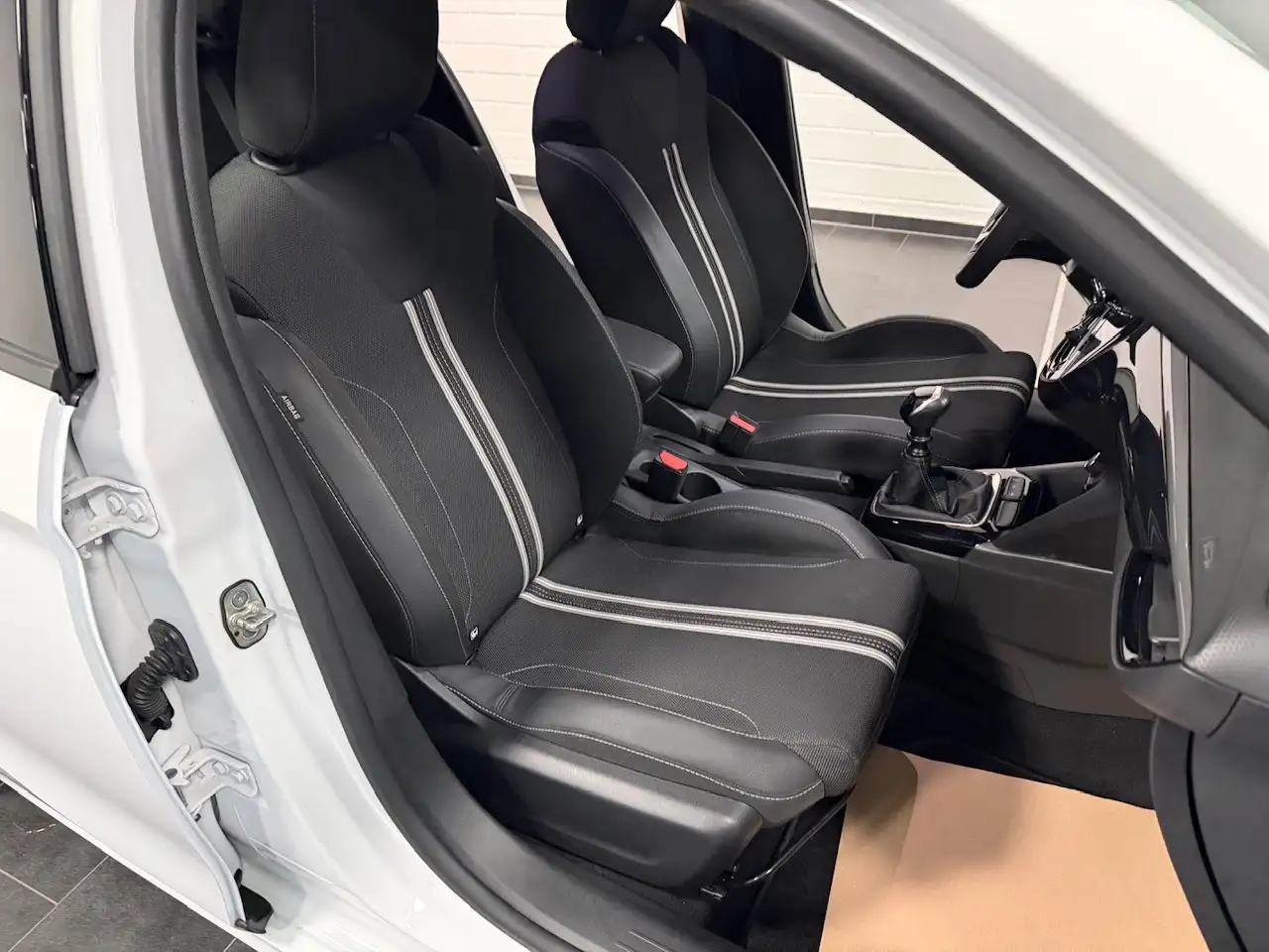 Opel Corsa GS-line, Klimaa, Alu, PDC, Kamera, CarPlay, — Vehicle gallery 16