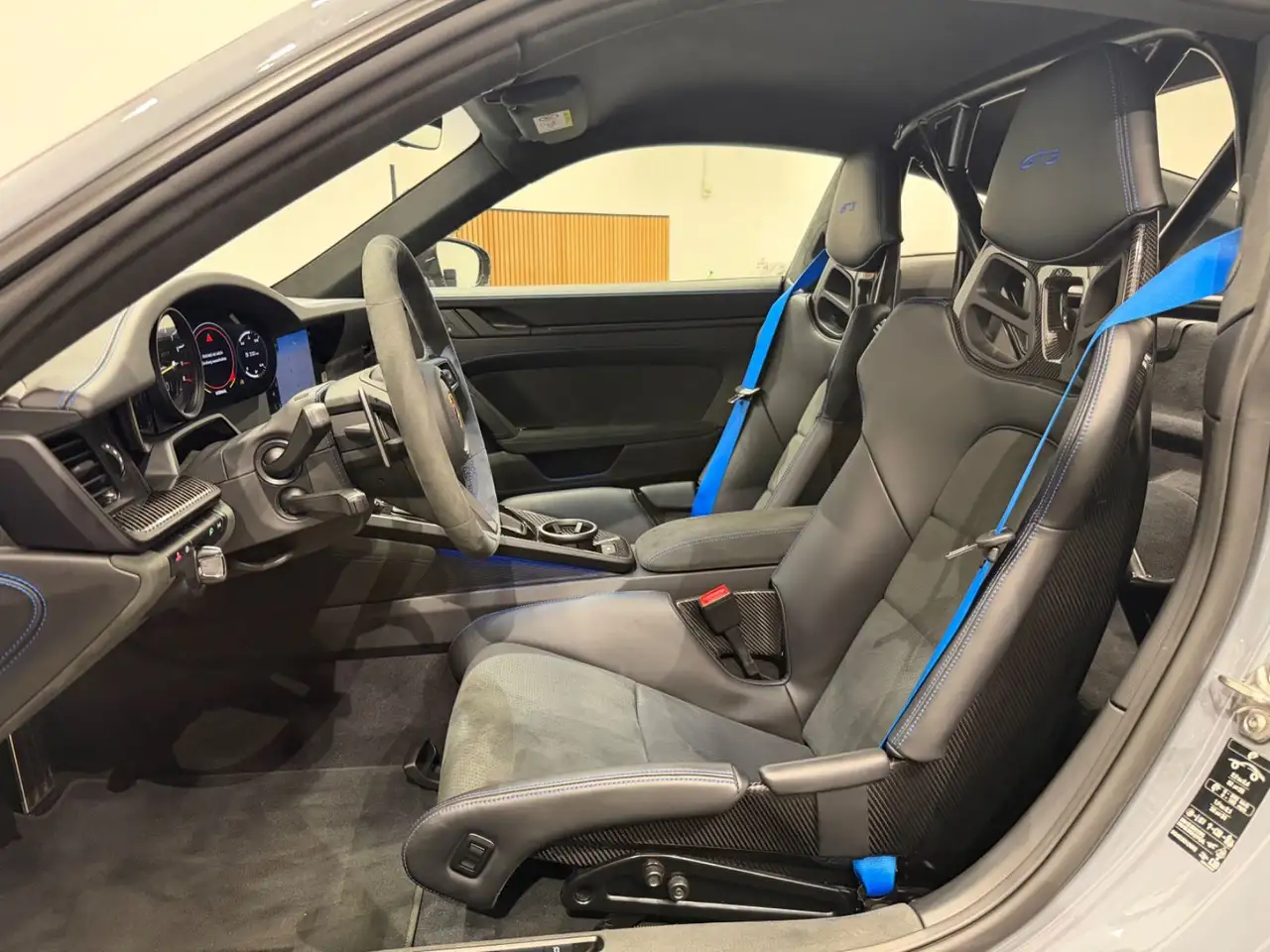 Porsche 992 911 GT3 CLUBSPORT PDK LIFT-CARBON-RACE-TEX — Vehicle gallery 13