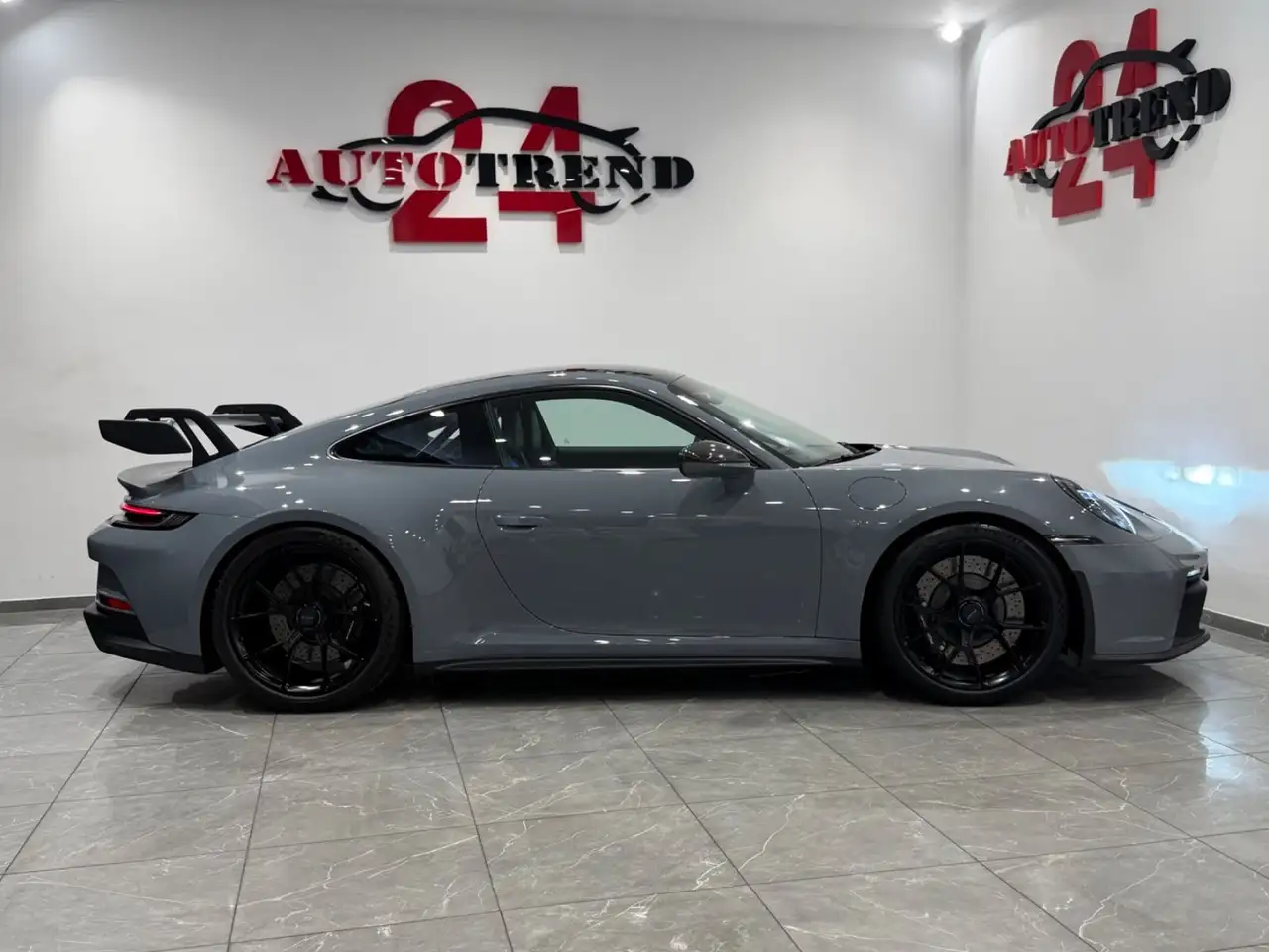Porsche 992 911 GT3 CLUBSPORT PDK LIFT-CARBON-RACE-TEX — Vehicle gallery 10