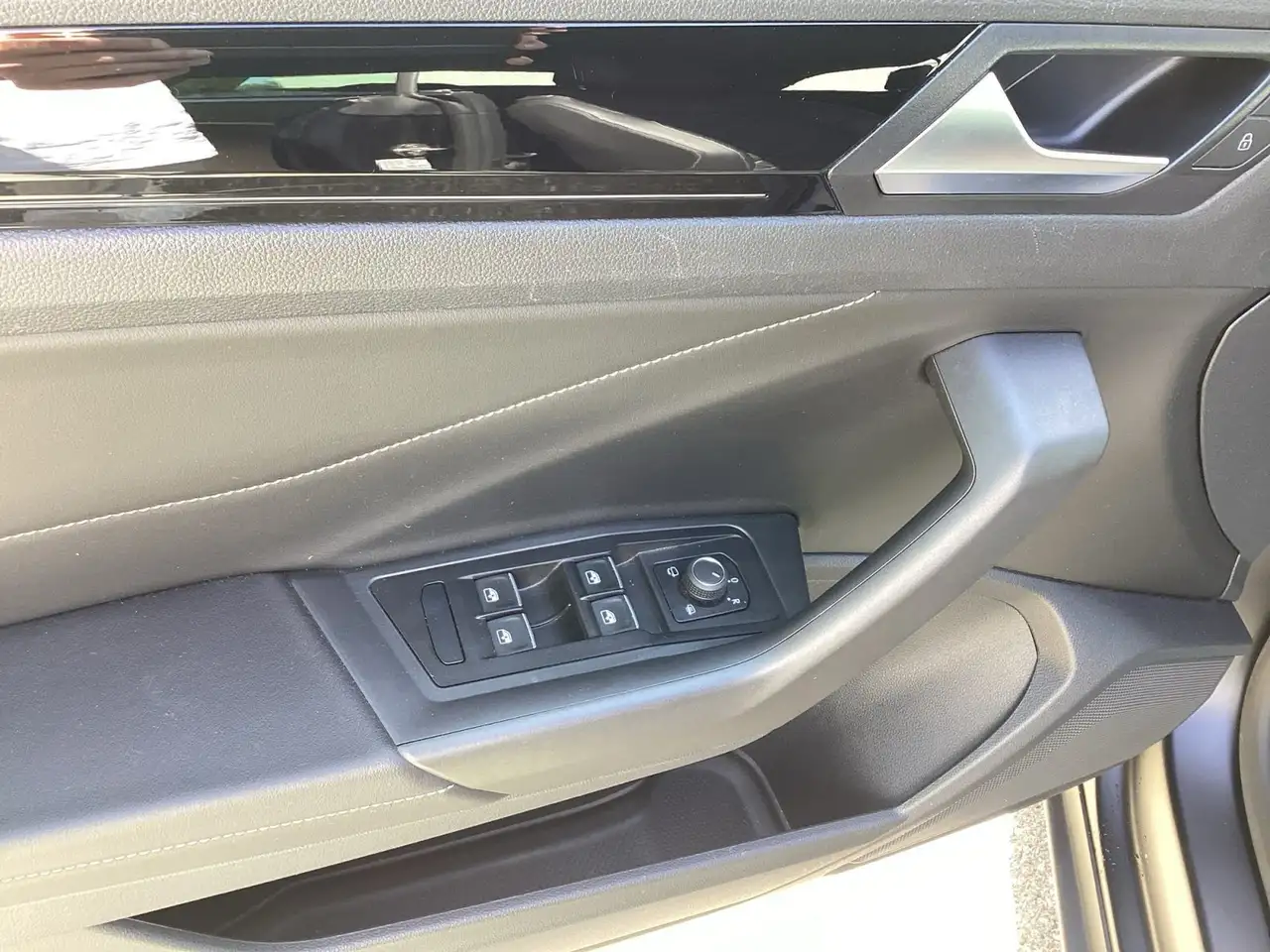 Volkswagen T-Roc 1.5TSI R-Line Edition Black DSG — معرض صور السيارة 17
