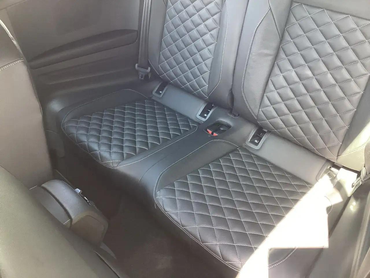 Volkswagen T-Roc 1.5TSI R-Line Edition Black DSG — معرض صور السيارة 14