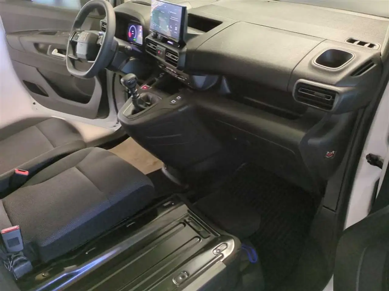 Fiat Doblo serie 2 Cargo L1 Light 1.2 PT — Galería del vehículo 16