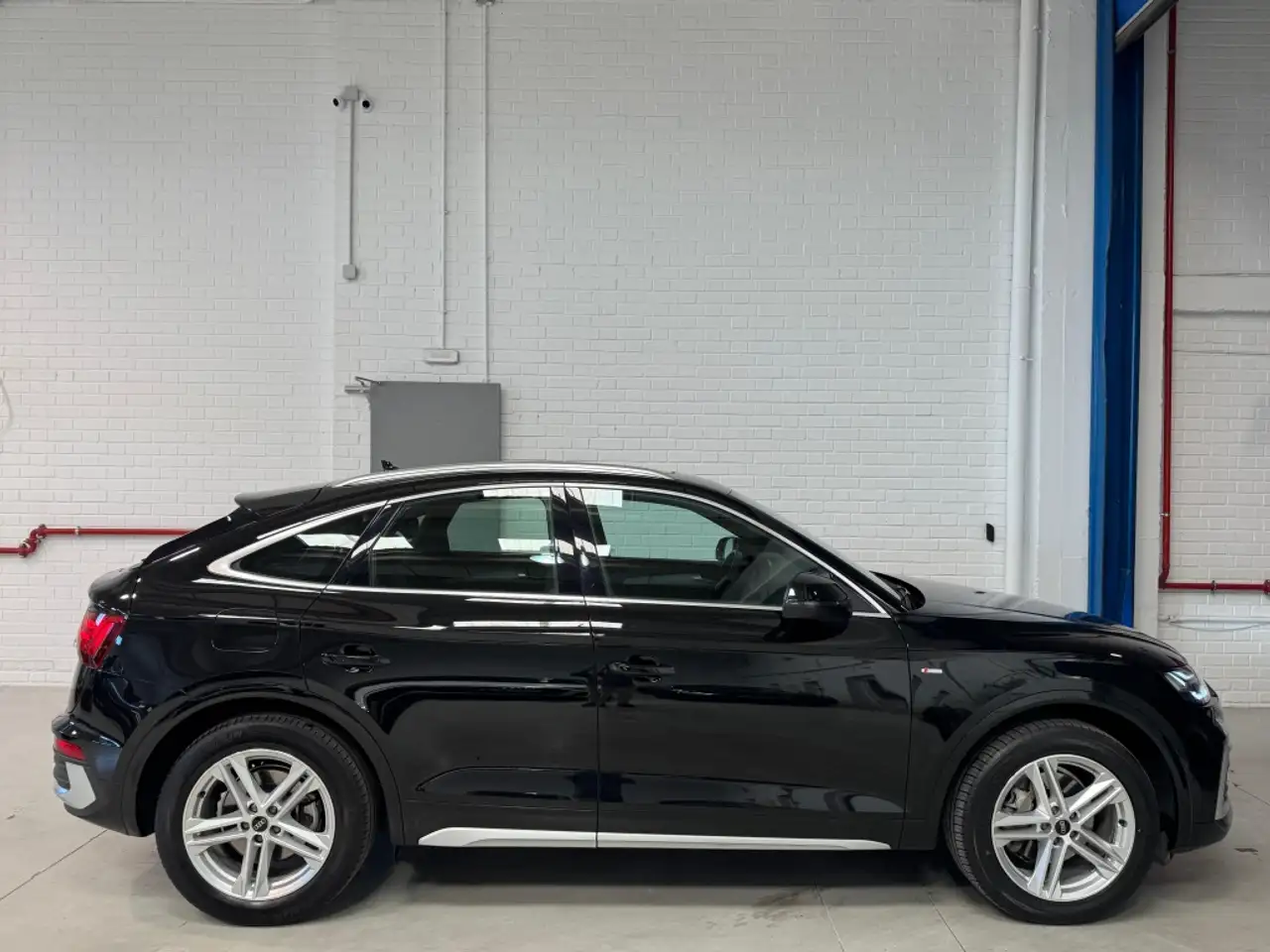 Audi Q5 35 TDI S line S tronic — Vehicle gallery 10