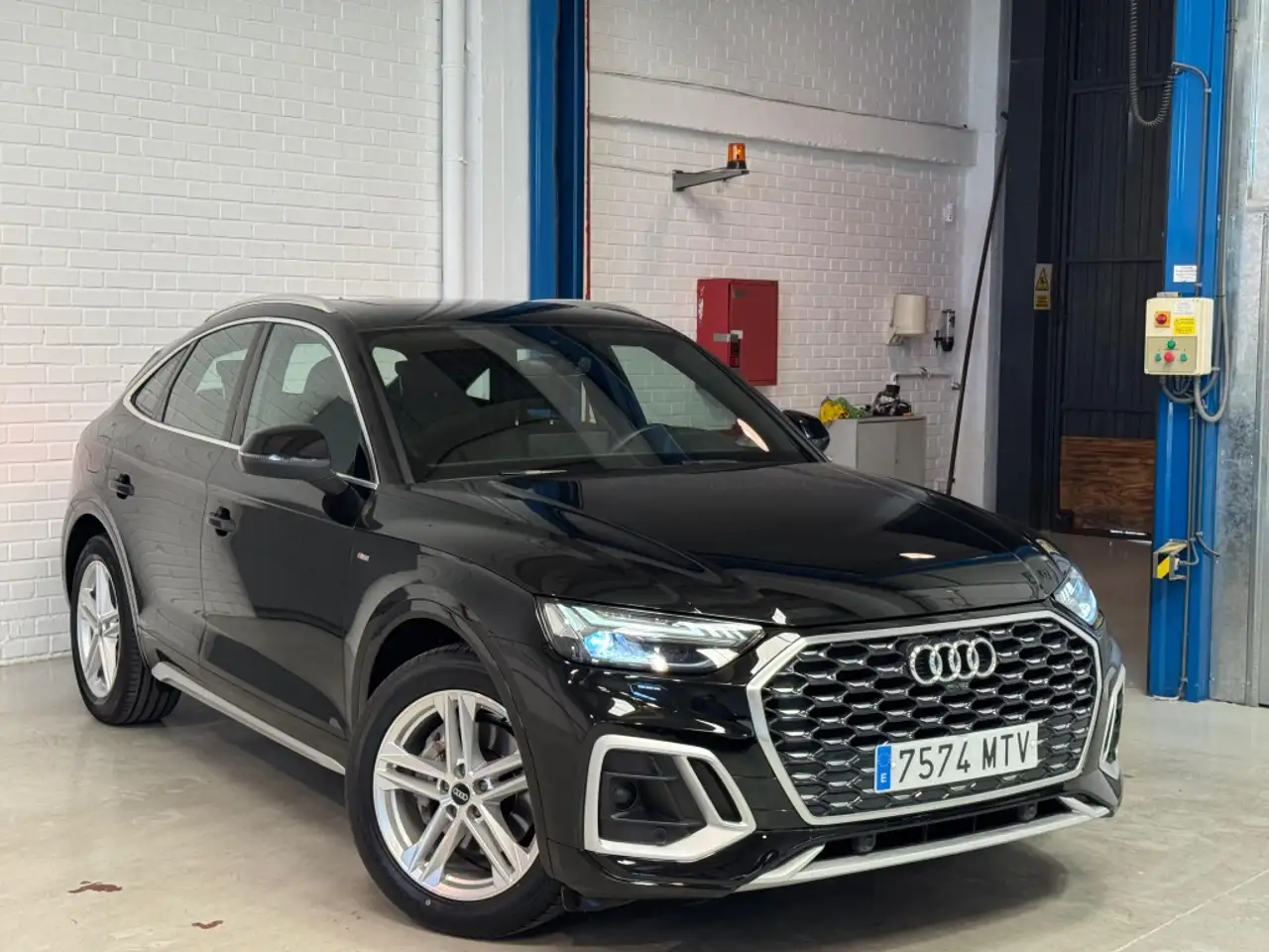 Audi Q5 35 TDI S line S tronic — Vehicle gallery 4