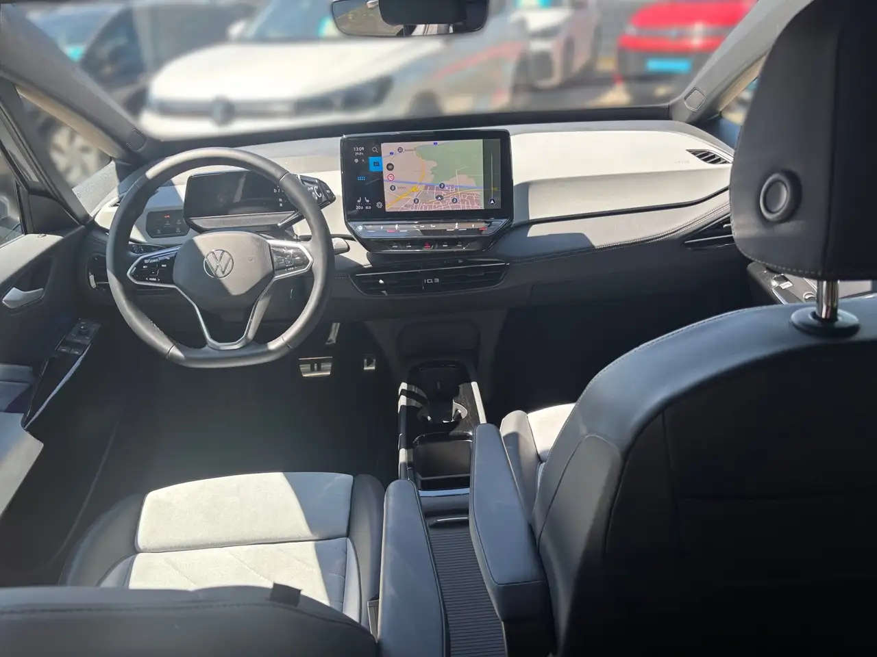 Volkswagen ID.3 Pro Move KEYLESS NAVI LED KLIMA LM — Vehicle gallery 14