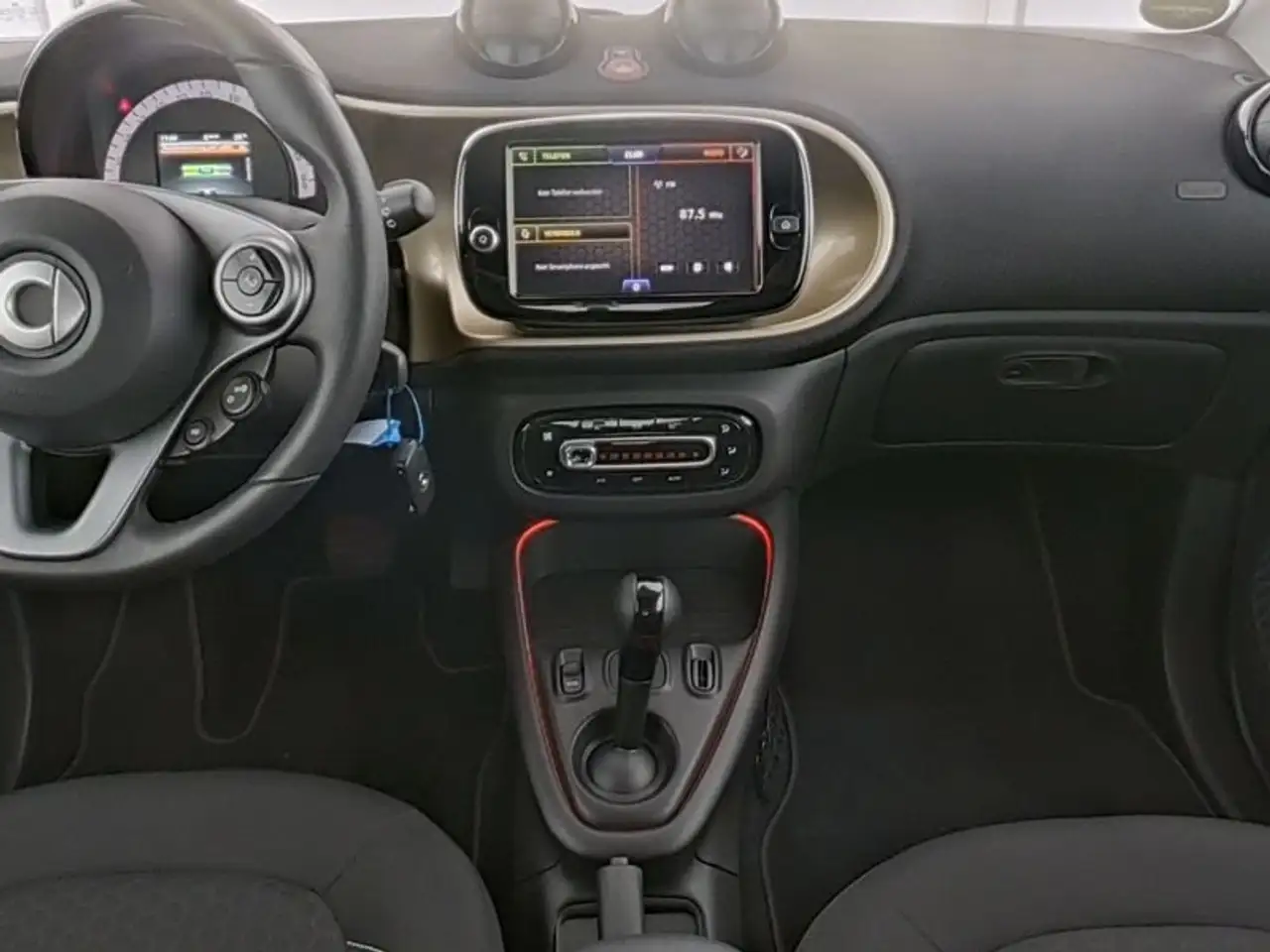 smart forTwo EQ PASSION/EXCL/22KW/RFK+EPH/PANORAM/SHZ/LED/GJR — معرض صور السيارة 7