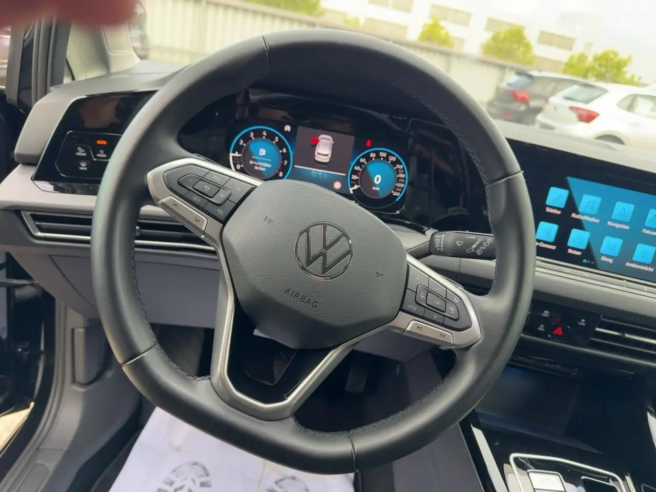 Volkswagen Golf VIII Style 1.5 eTSI DSG Navi Klima ACC SHZ — Galería del vehículo 10