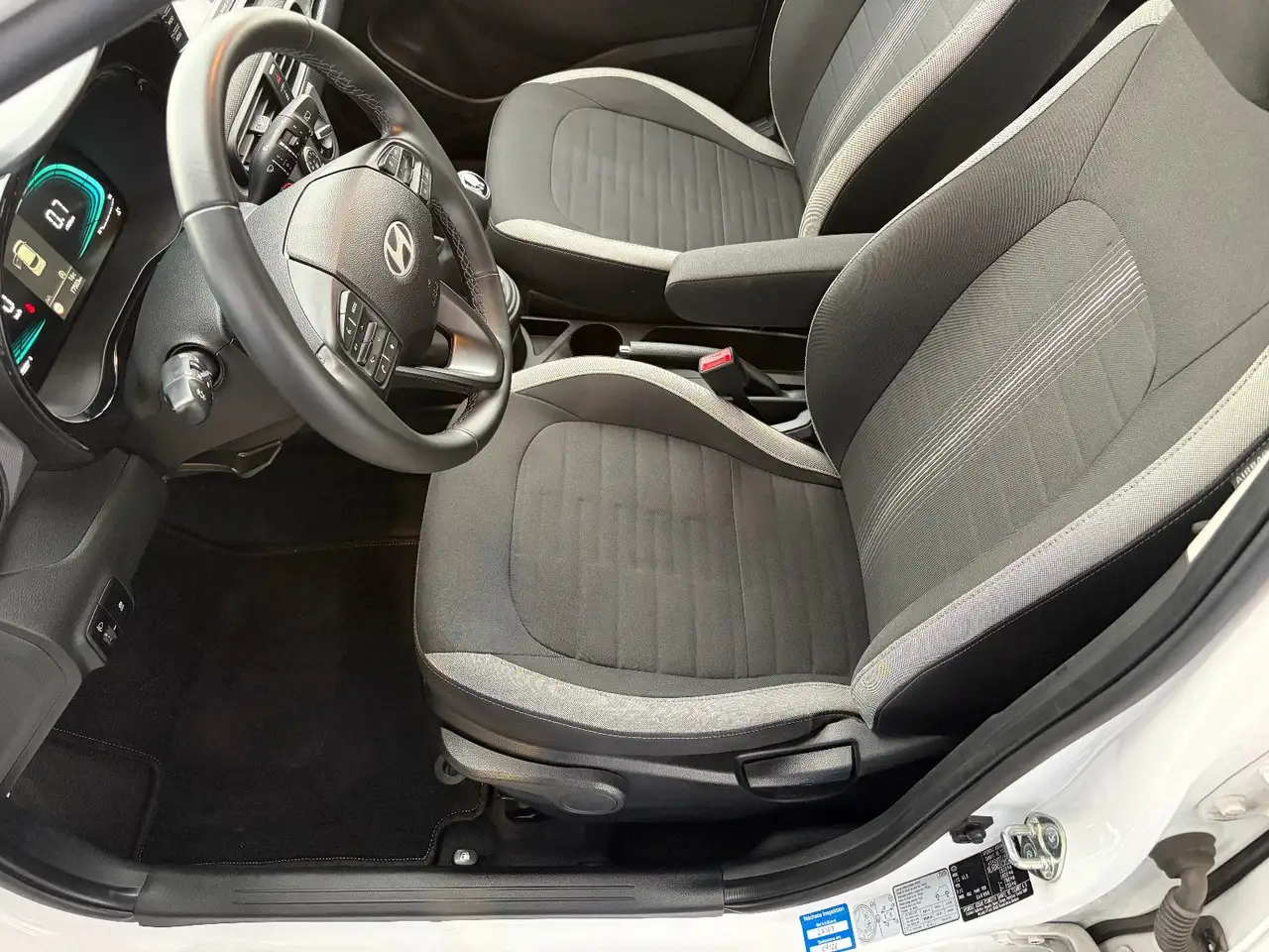 Hyundai i10 Select Navi Kamera AppleCar Android Klima — Galería del vehículo 13