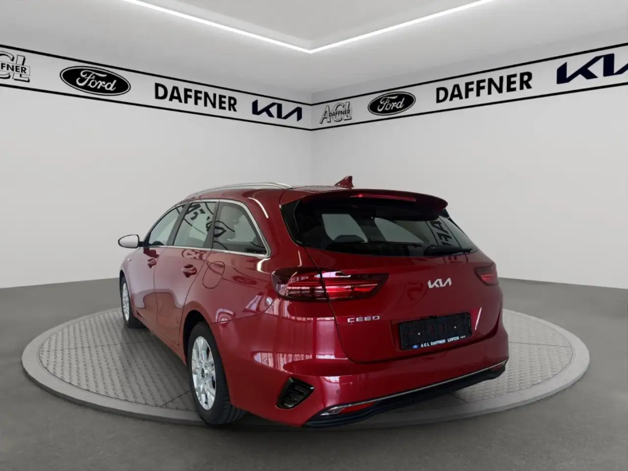 Kia Ceed SW / cee'd SW Vision Kamera Tempomat Navigation DAB — Vehicle gallery 4