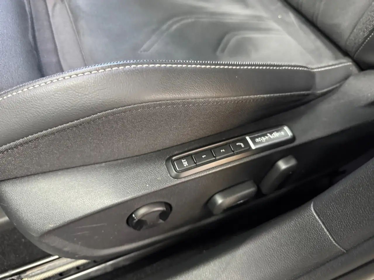 Volkswagen Golf Variant 1.5 eTSI DSG Style AHK Pano LED Kamera — معرض صور السيارة 19