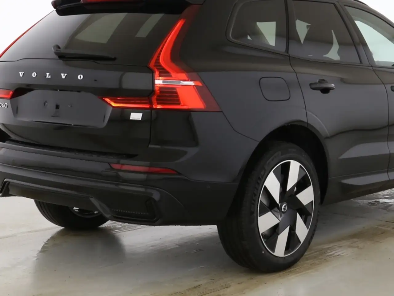 Volvo XC60 Ultra Dark Recharge Plug-In Hybrid AWD T8 Twin Eng — Galería del vehículo 5
