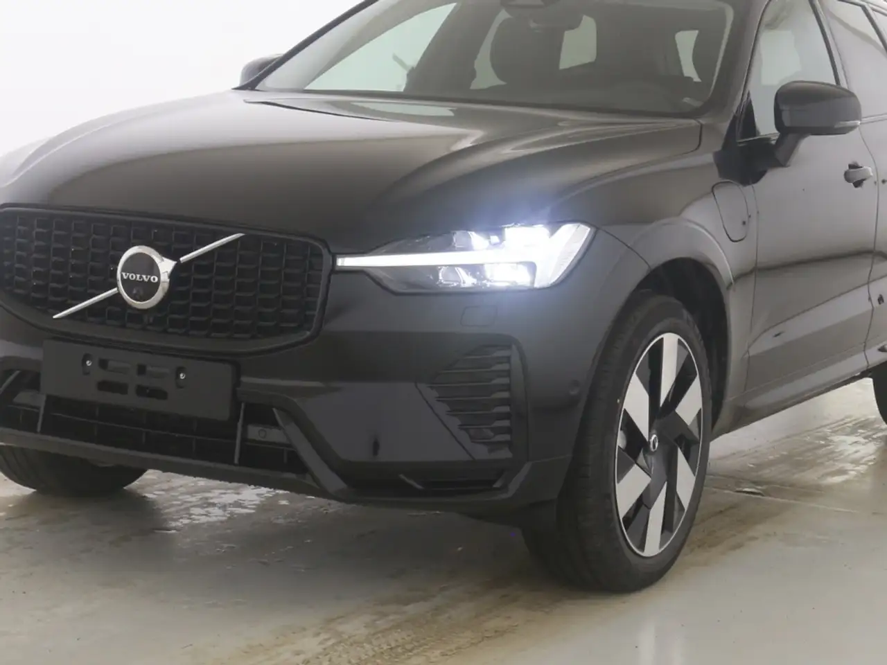 Volvo XC60 Ultra Dark Recharge Plug-In Hybrid AWD T8 Twin Eng — Galería del vehículo 6