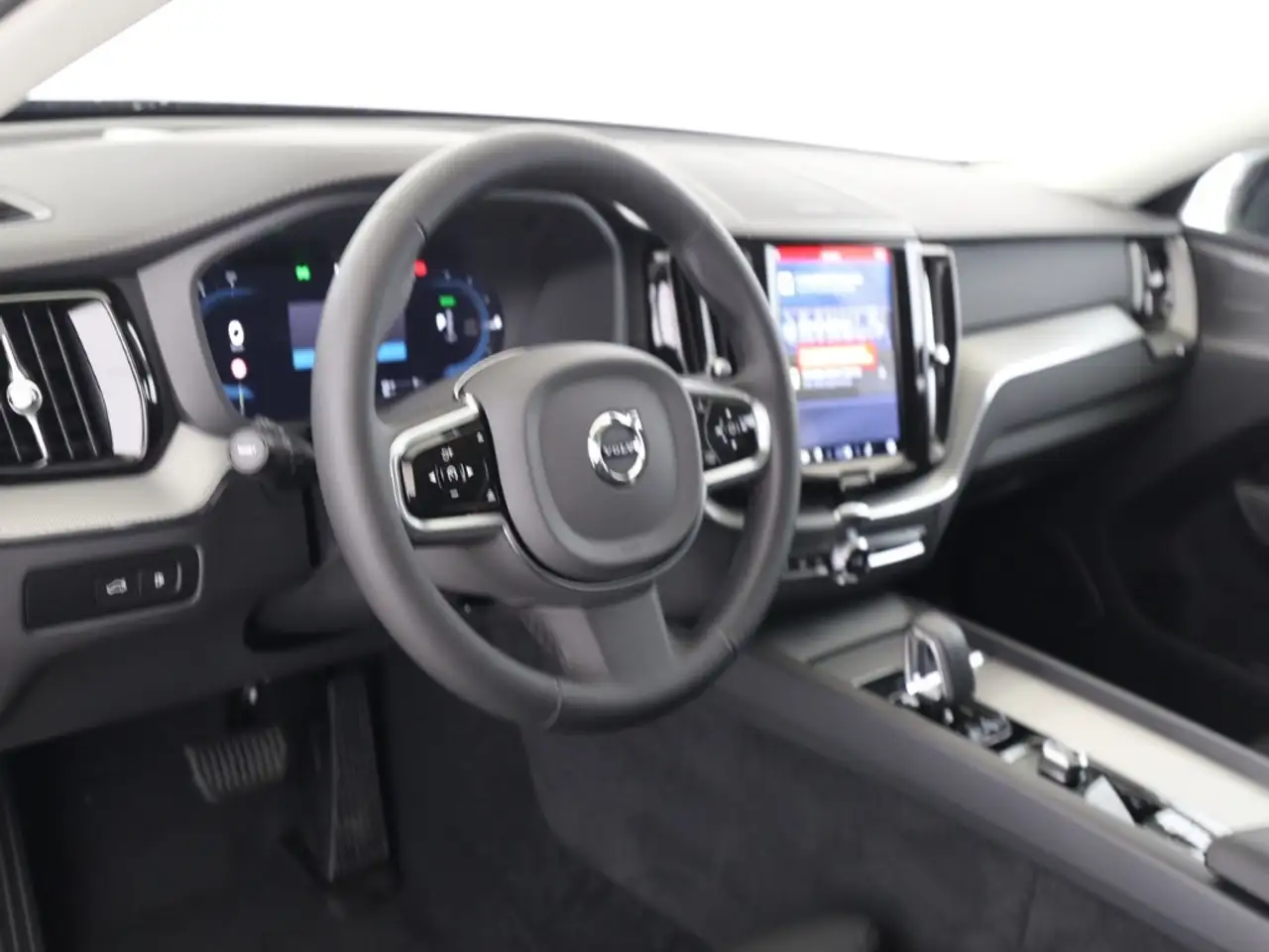 Volvo XC60 Ultra Dark Recharge Plug-In Hybrid AWD T8 Twin Eng — Galería del vehículo 7