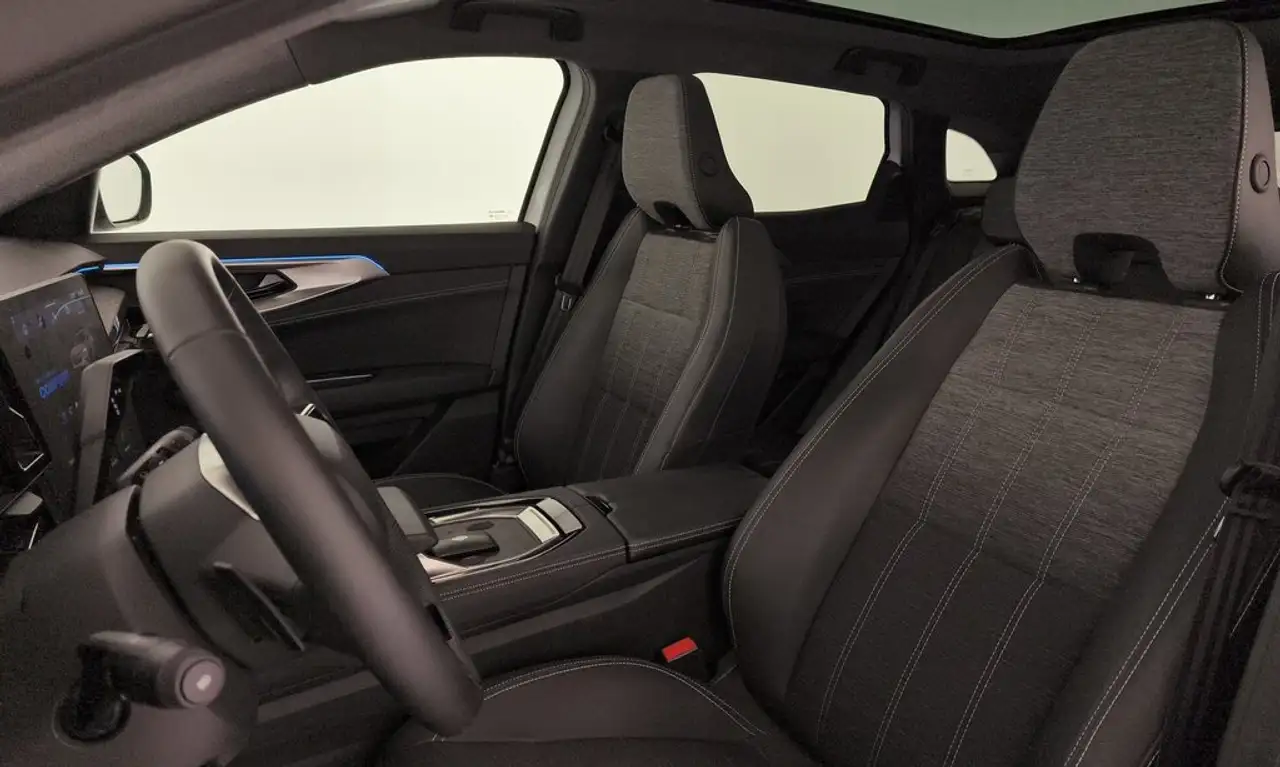 Renault Austral 1.2 full hybrid e-tech Techno 146kW — معرض صور السيارة 24
