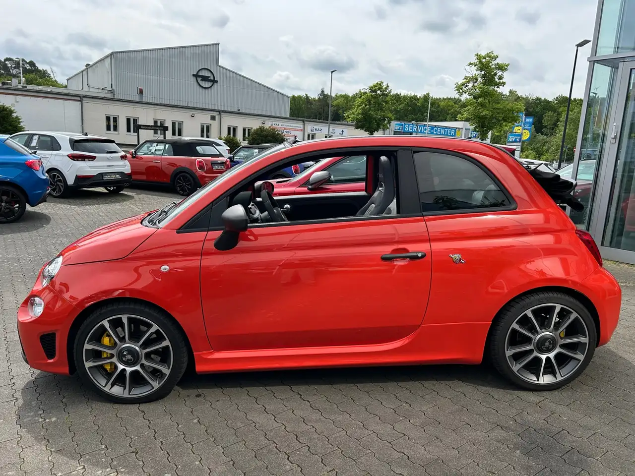 Abarth 695C Turismo BEATS NAV LEDER ALU — Vehicle gallery 19